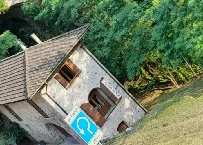 a Ca' de la Val in TRAIETTORIE DEL PRESENTE